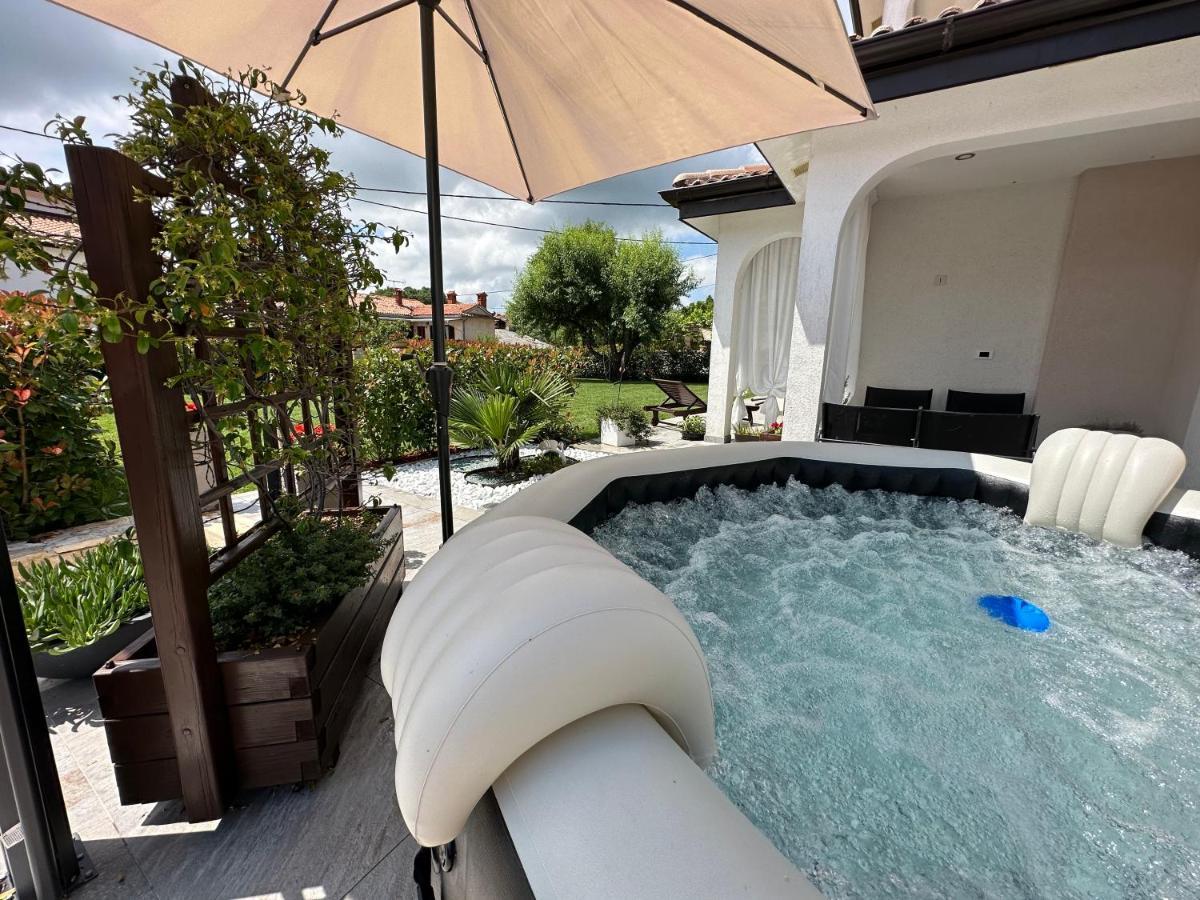 Villa Zonta Apartment Maremi With Private Jacuzzi Buje Extérieur photo